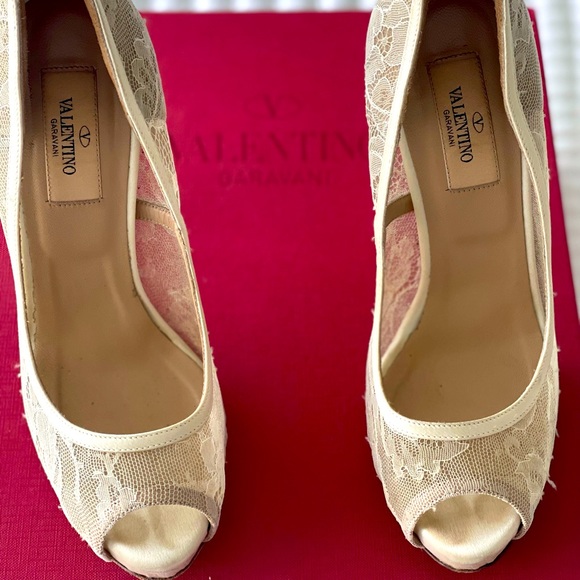 Valentino! original lace open toe,great for Bride! - Picture 1 of 8